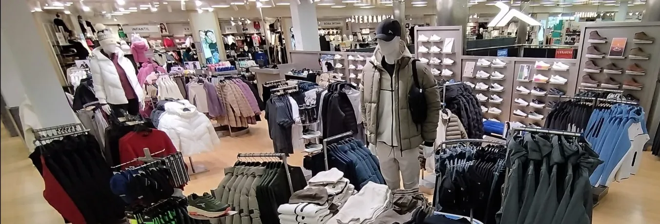 Tenth - River Centre Comercial